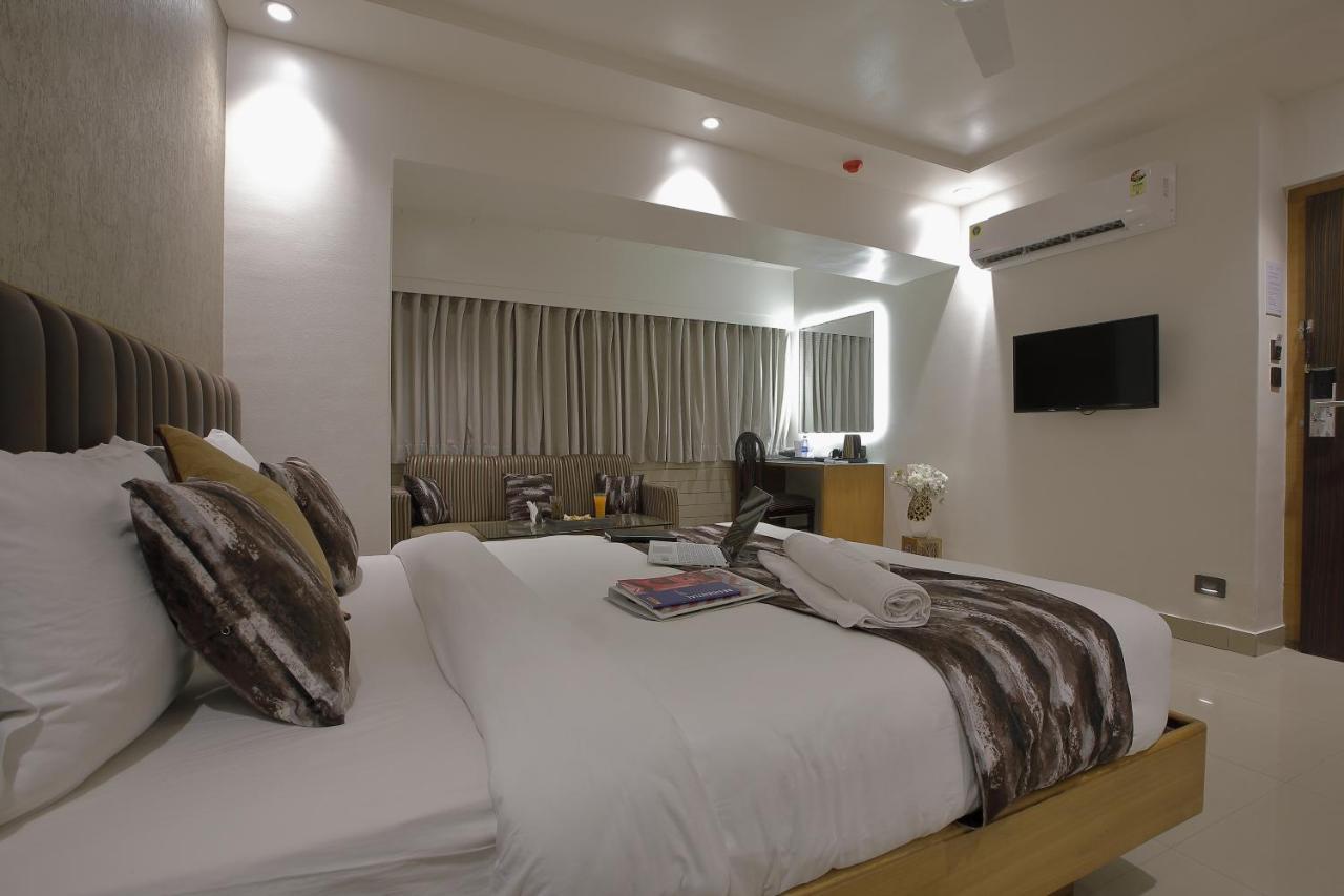 מומביי Hotel Ariana Residency מראה חיצוני תמונה