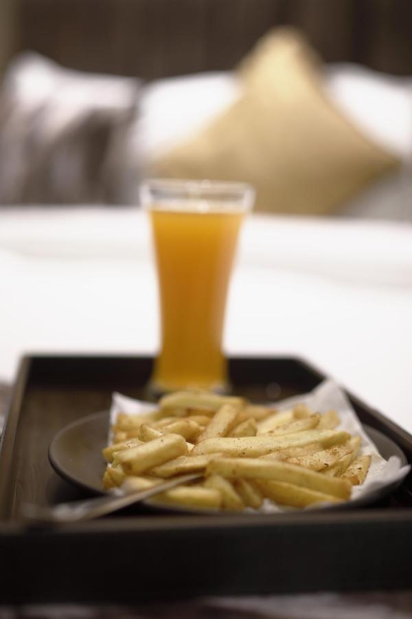 מומביי Hotel Ariana Residency מראה חיצוני תמונה